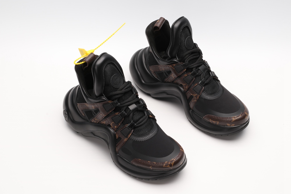 L*V SNEAKER